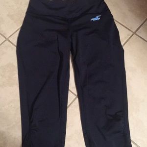 Cropped hollister workout leggings